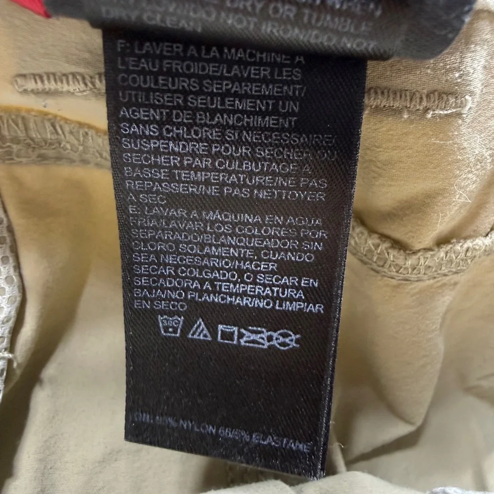 The North Face Mens Khaki Tan Hiking Cargo Shorts Size 40 Stretch Outdoor Trail